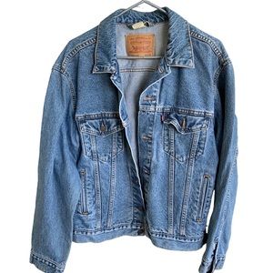 Levi Strauss Vintage Denim Blue Jean Trucker Jacket 70507-0389 Size Medium Men’s